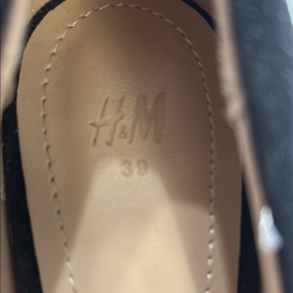 Elegant Black Suede Women's Pumps w/ 2.5” Heel - Picture 7 of 8